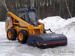 Аренда закрытой бункерной щетки на базе экскаватора погрузчика компания Аренда С