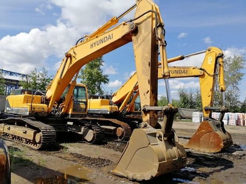 Гусеничный экскаватор «Hyundai R 380-7» от «Аренда Спецтехники»