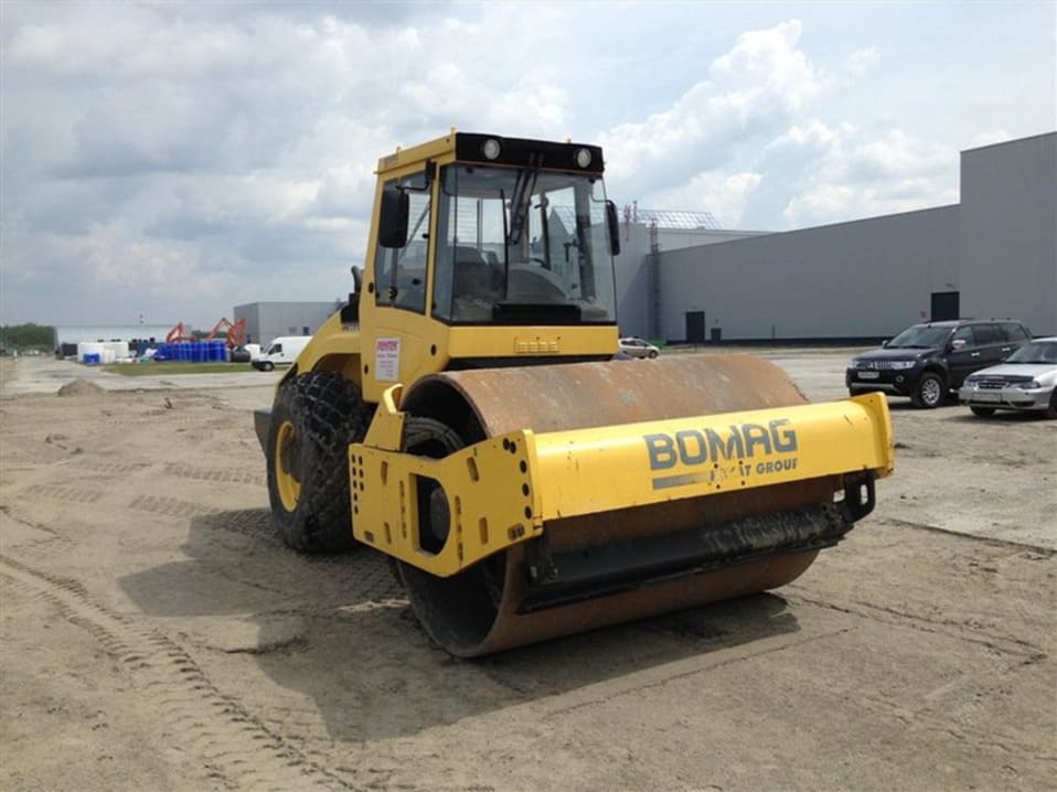 Грунтовый каток Bomag BW 213