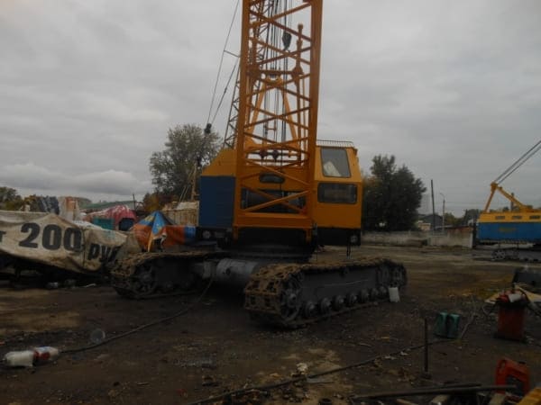 Кран гусеничный МКГ с тоннажностью 25